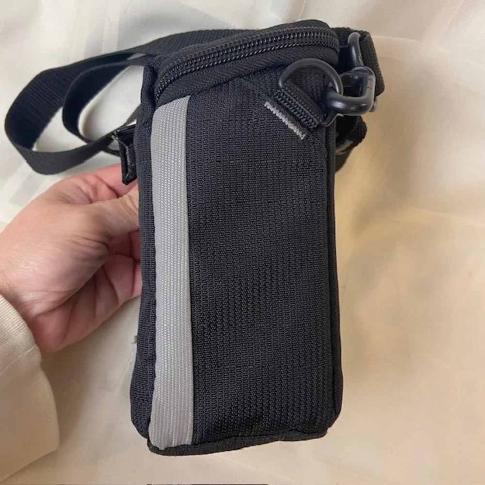 Case Logic Black Gray Compact Camera Bag Shoulder Strap Belt Loop Padded Case